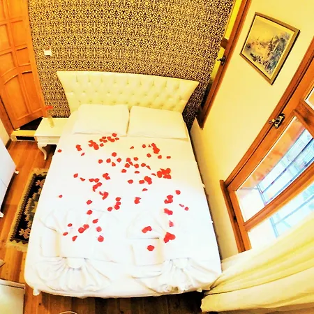Ottoman's Pearl Bed & Breakfast 4*